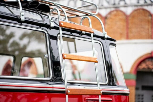 Volkswagen bus restoration samba (13)