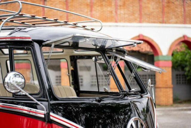 Volkswagen bus restoration samba (28)