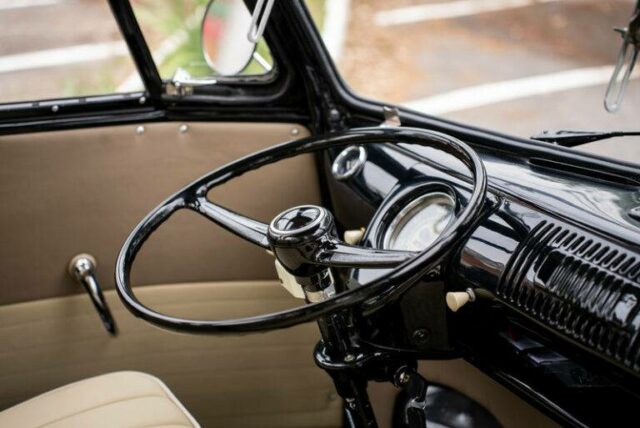 Volkswagen bus restoration samba (32)