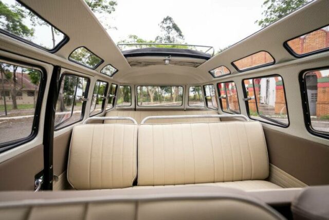 Volkswagen bus restoration samba (38)