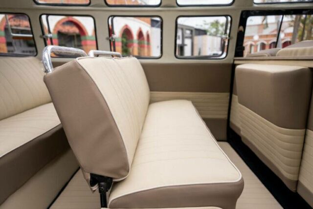 Volkswagen bus restoration samba (43)