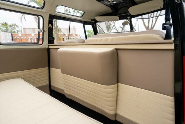 Volkswagen bus restoration samba (44)