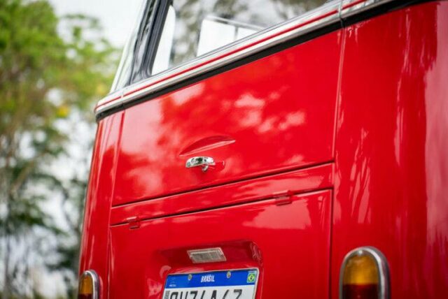 Volkswagen bus restoration samba (54)
