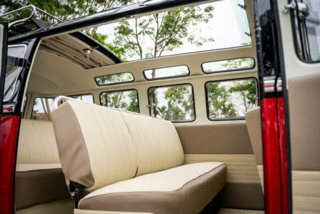 Volkswagen bus restoration samba (57)