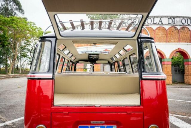 Volkswagen bus restoration samba (62)