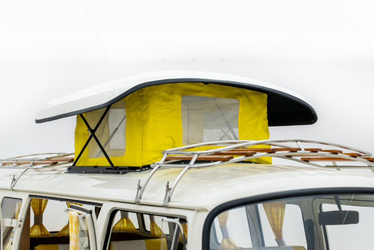 Volkswagen T2 camper bus (18)