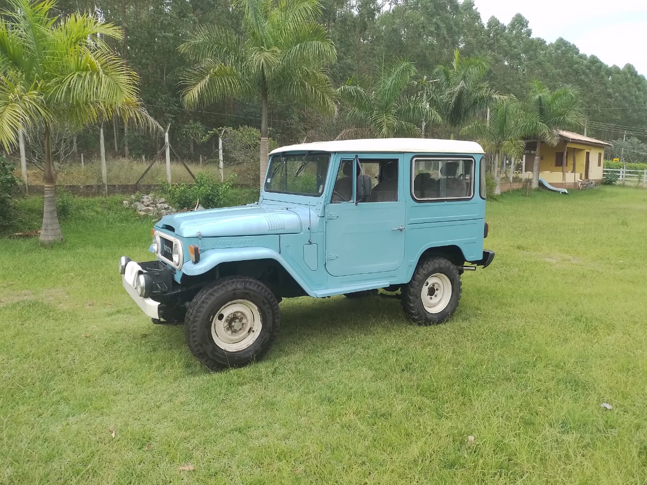 This 1977 Toyota Bandeirante is a classic Brazilian off-roader with a strong Mercedes-Benz OM-314 engine.